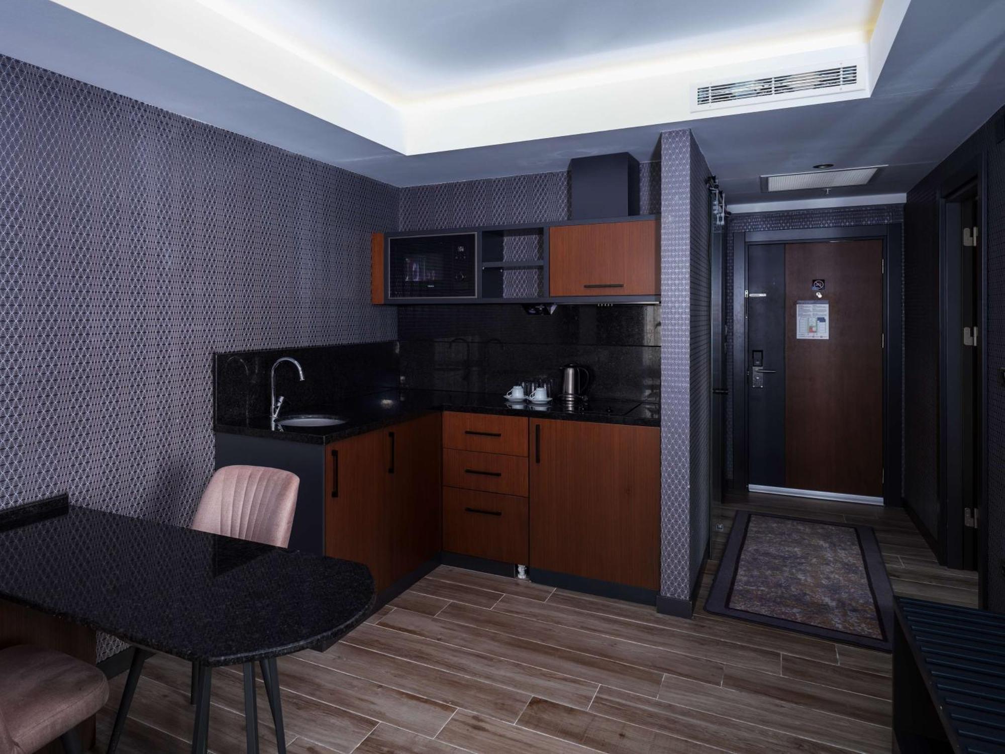 Nova Vista Deluxe & Suites A Member Of Radisson Individuals เอสเกซีเฮียร์ ภายนอก รูปภาพ