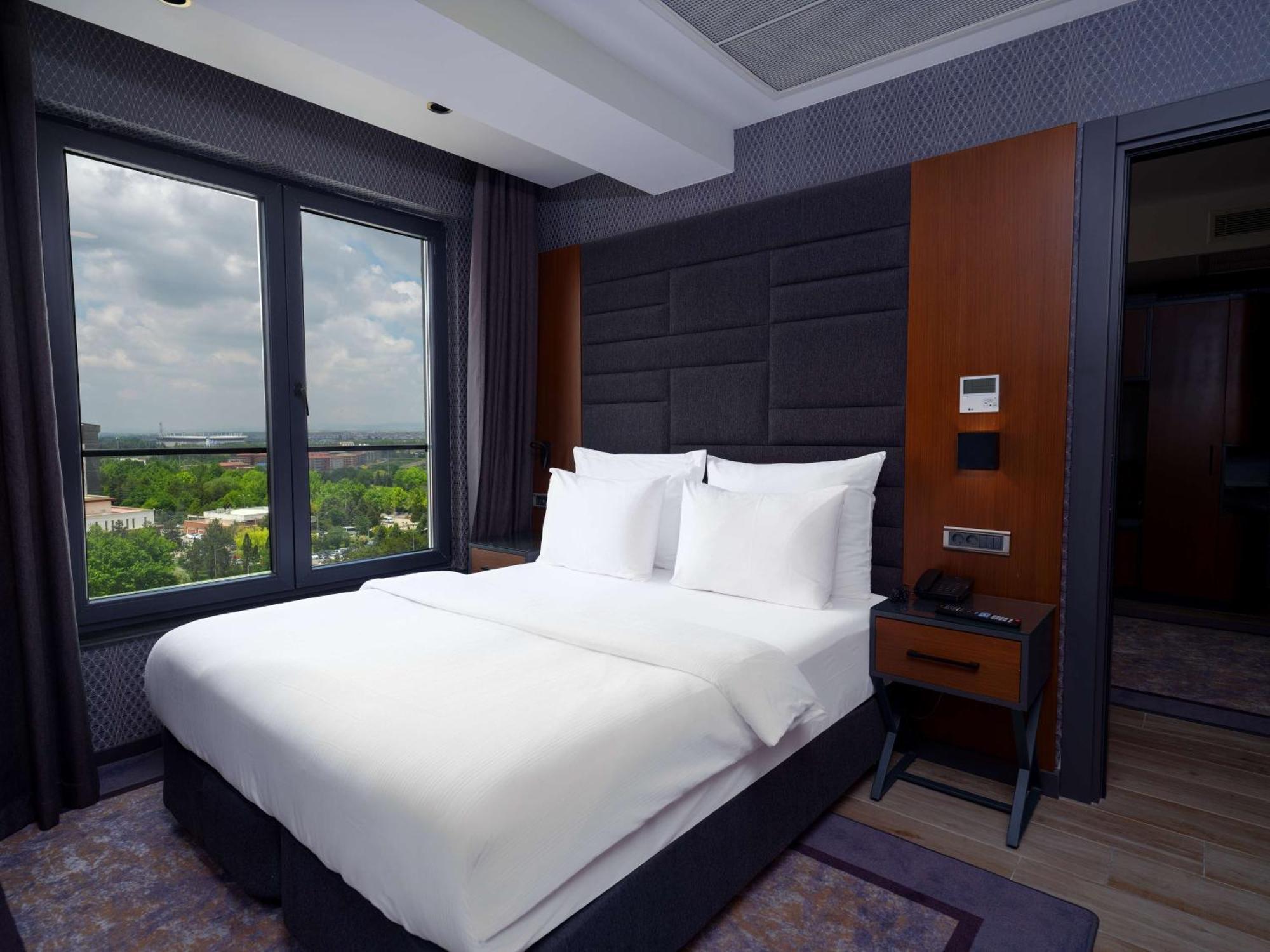 Nova Vista Deluxe & Suites A Member Of Radisson Individuals เอสเกซีเฮียร์ ภายนอก รูปภาพ